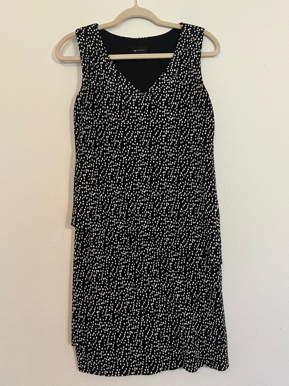 AB Studio Black and White Polka Dot V-Neck Midi Knee-length Dress